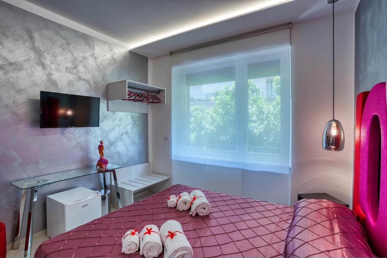 Distinto Suite & Rooms レッチェ エクステリア 写真