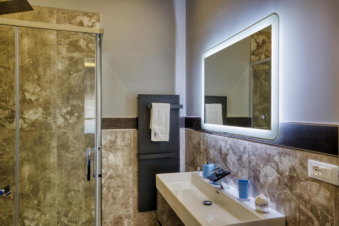 Distinto Suite & Rooms レッチェ エクステリア 写真