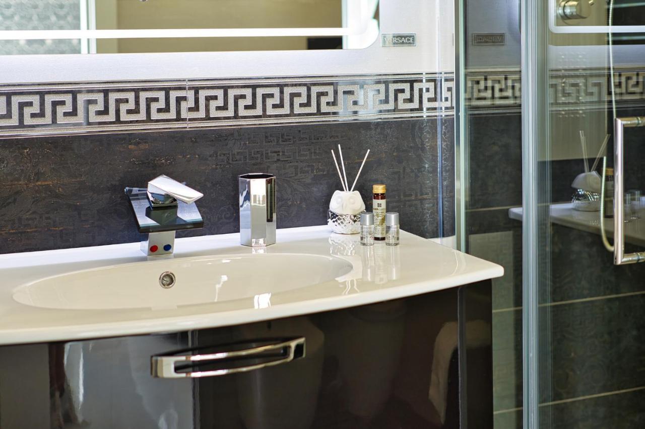 Distinto Suite & Rooms レッチェ エクステリア 写真