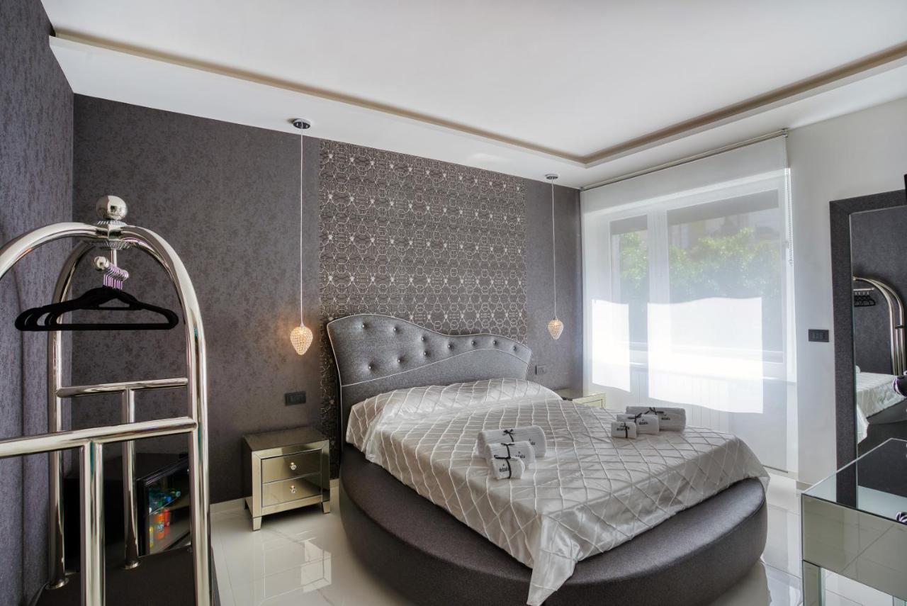 Distinto Suite & Rooms レッチェ エクステリア 写真