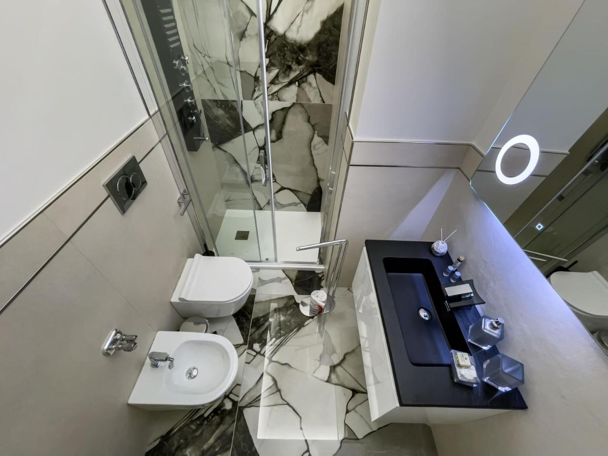 Distinto Suite & Rooms レッチェ エクステリア 写真